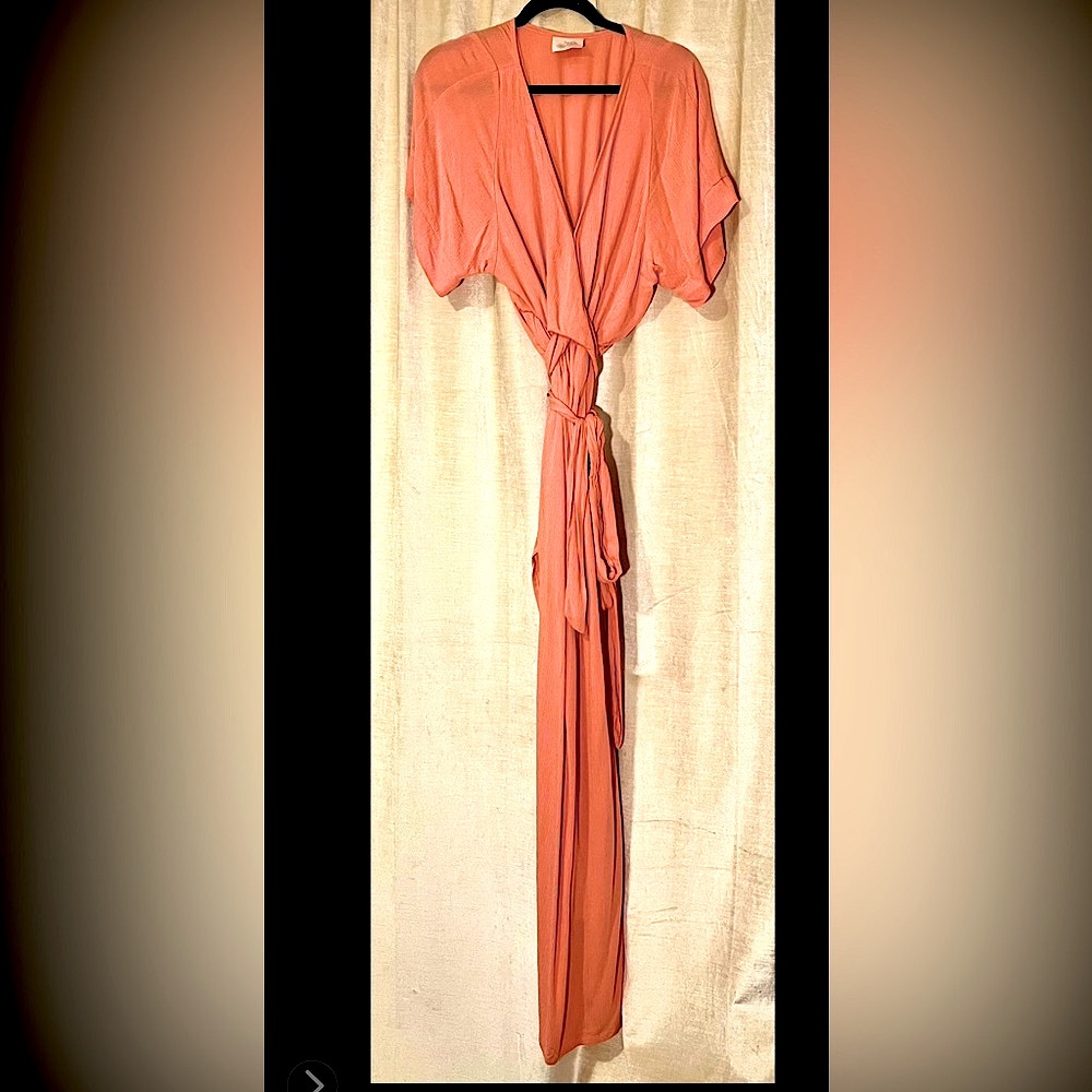 Beautiful Hazel & Folk dress worn once.  Peach color.